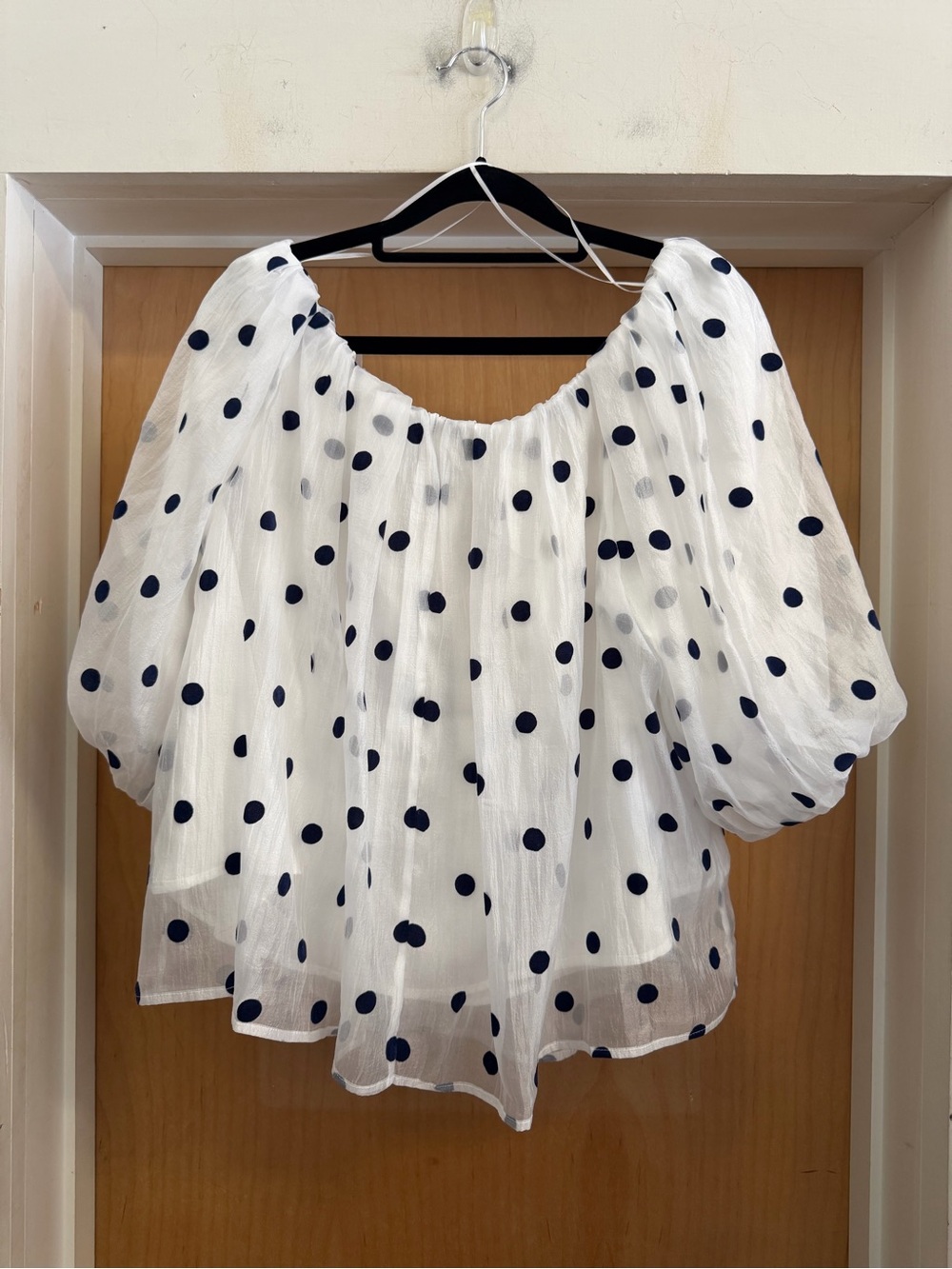 NWT! Worthington Blue White Sheer Polka Dot Balloon Sleeve Blouse. Size: Medium - Picture 5 of 6